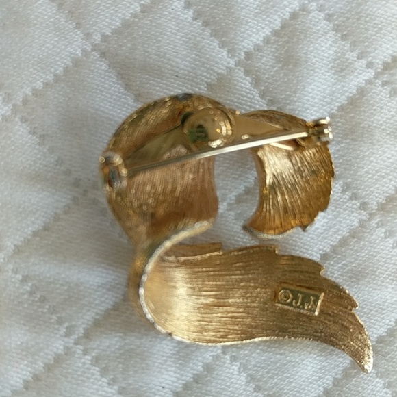 VINTAGE GOLDTONE BROOCH! - Picture 4 of 5